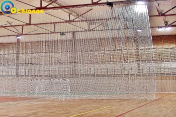  Zabezpieczenie ścian w hali sportowej przez łapacze piłek 